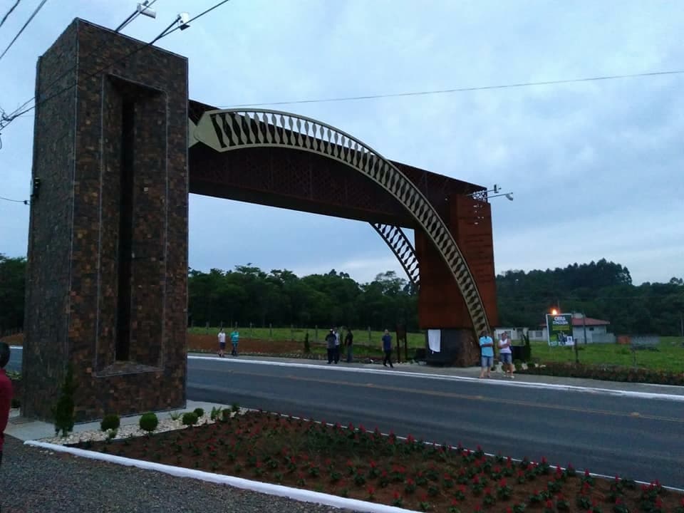 Portal Monumental em Aço